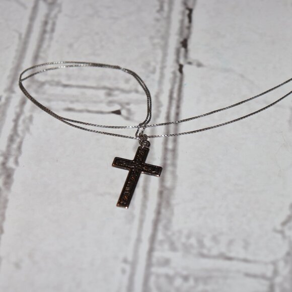 Beautiful vintage silver cross necklace 20" - Picture 3 of 6